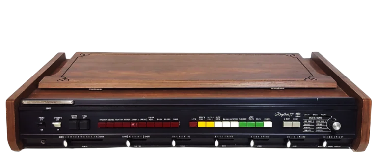 ROLAND-TR-77-768x310-Photoroom
