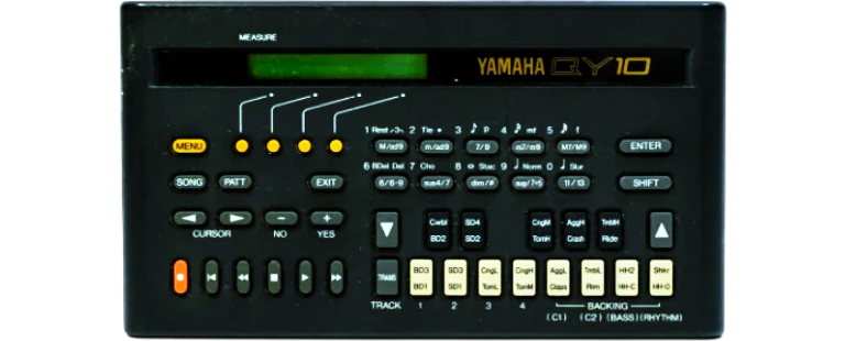 Yamaha-QY-10-768x310-Photoroom